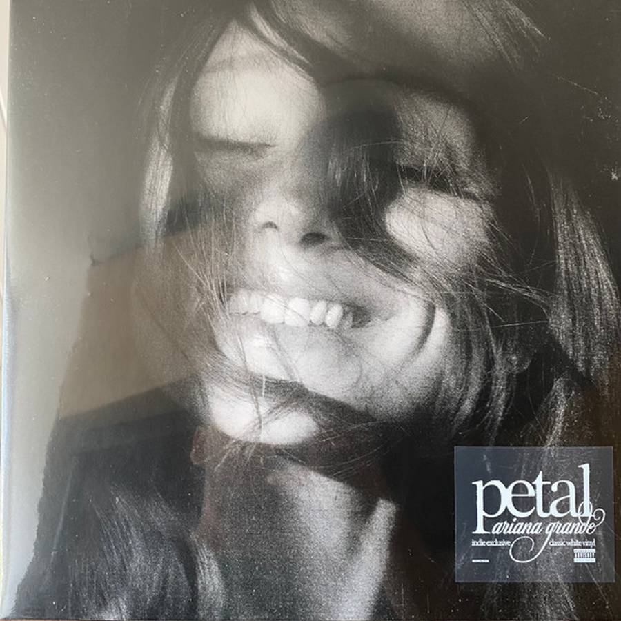 Ariana Grande – Petal (white)